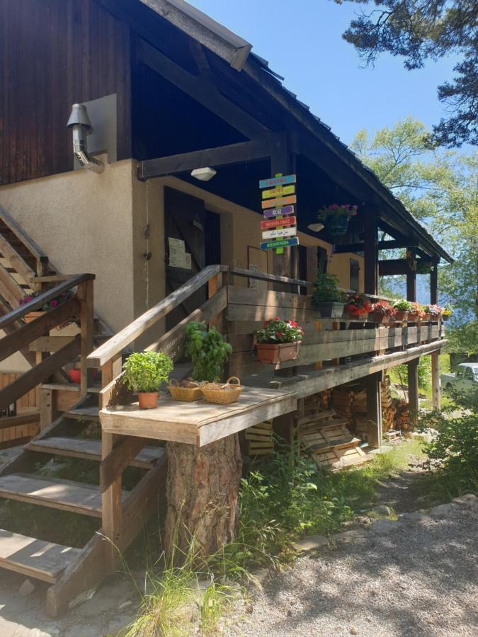 Les Pinees Hotel Chateauroux-les-Alpes Exterior photo